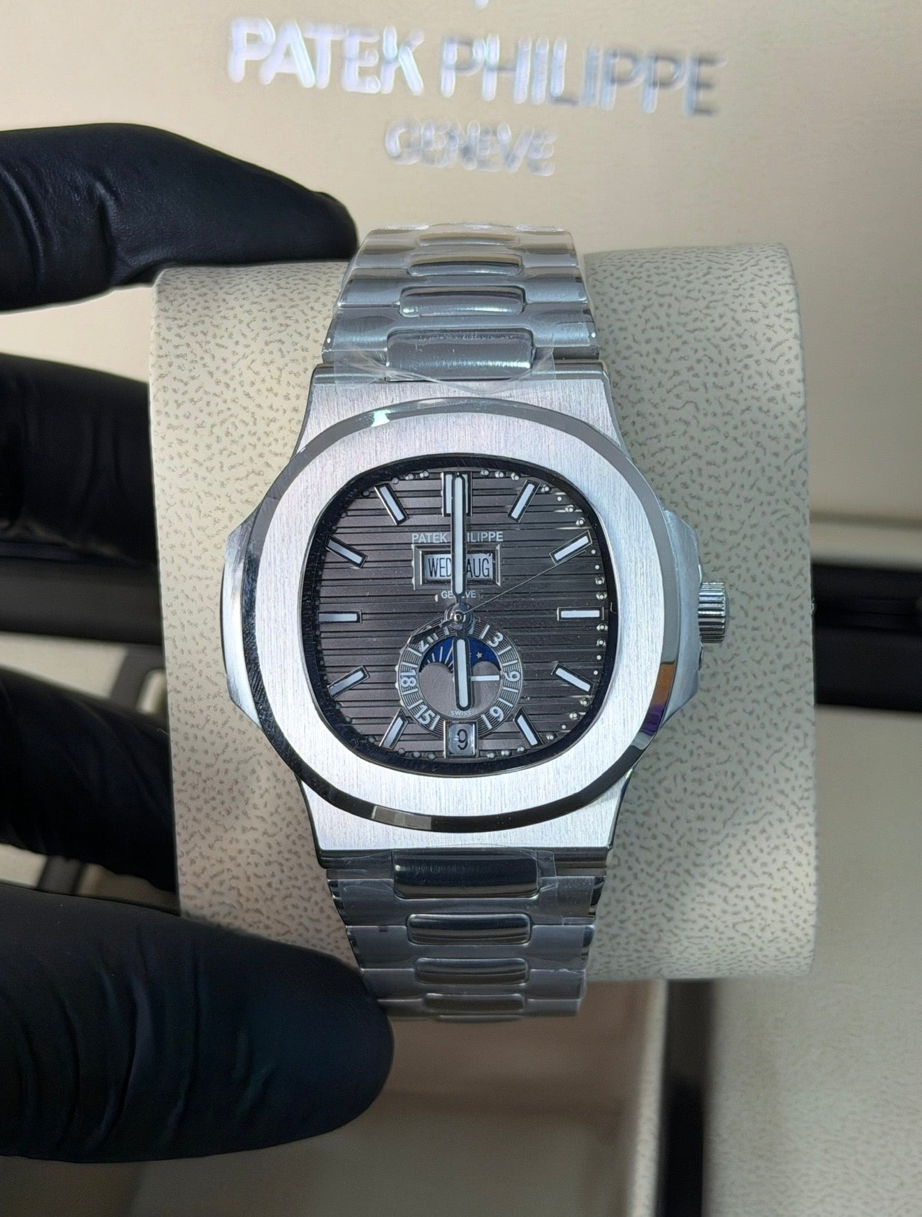 Nautilus Annual Calendar Moonphase