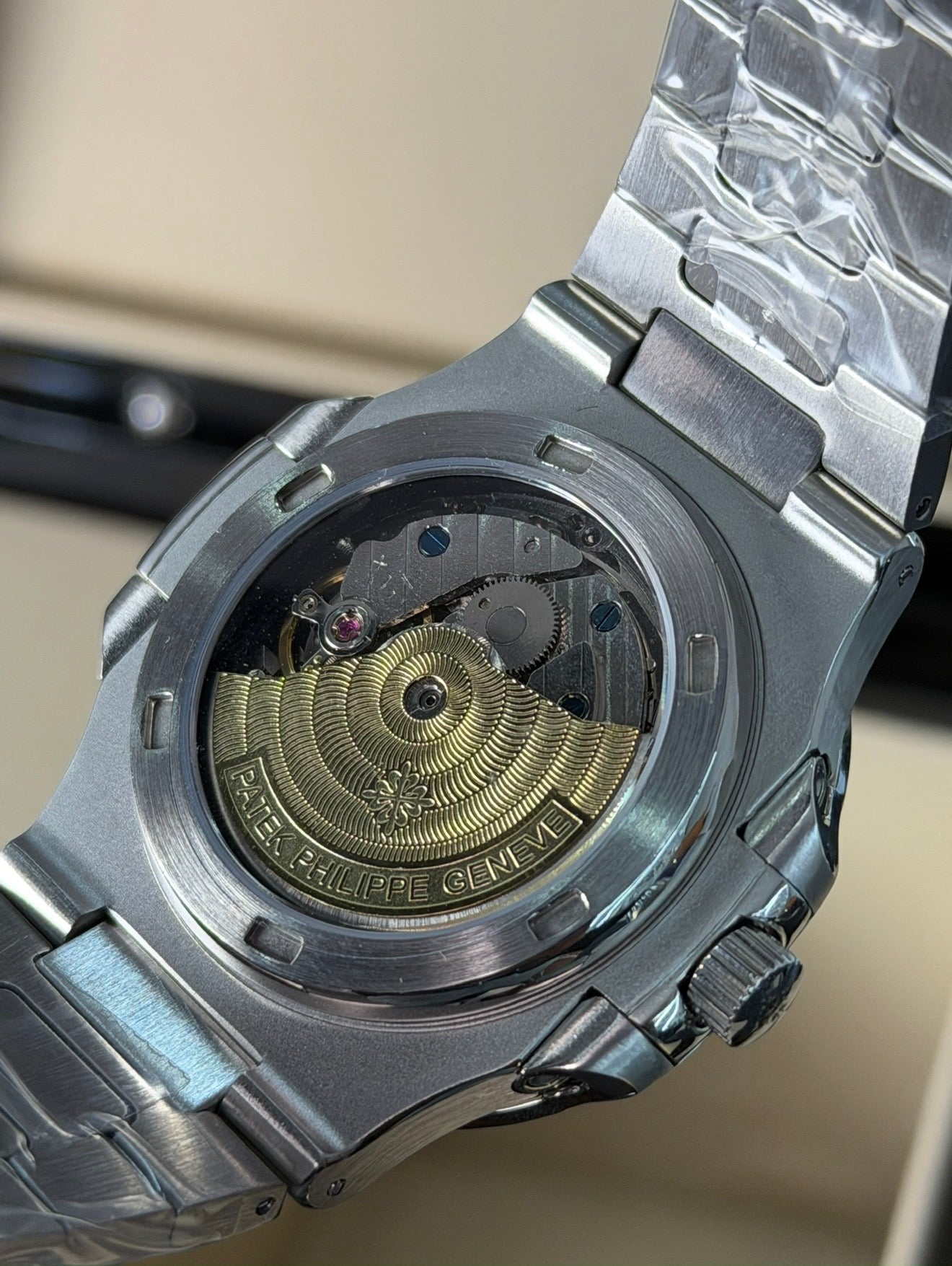 Nautilus Annual Calendar Moonphase