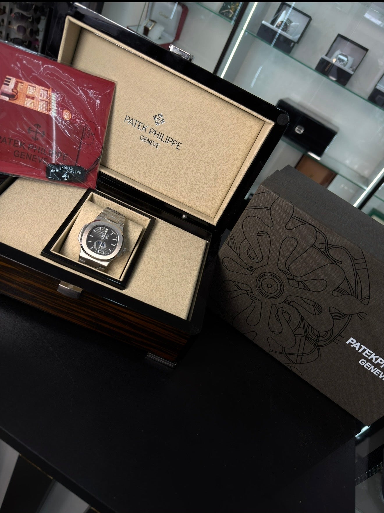 Nautilus Annual Calendar Moonphase