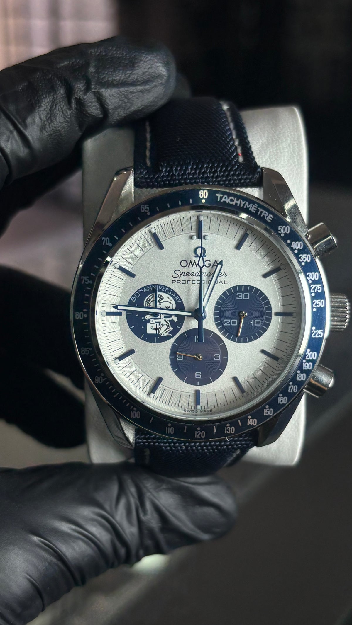 Omega Speedmaster silver Snoopy award 50 aniversario