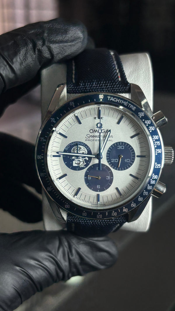Omega Speedmaster silver Snoopy award 50 aniversario
