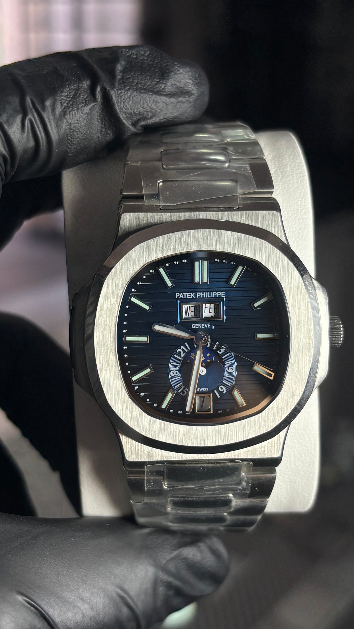 Patek Philippe Nautilus anual calendar moon Phase