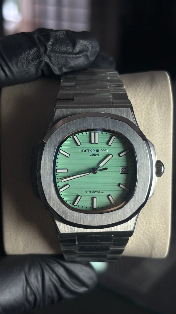 Patek  Philippe  Nautilus Tiffany