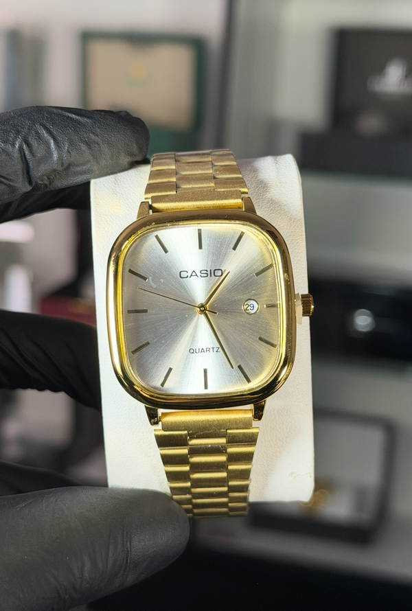 CASIO DORADO