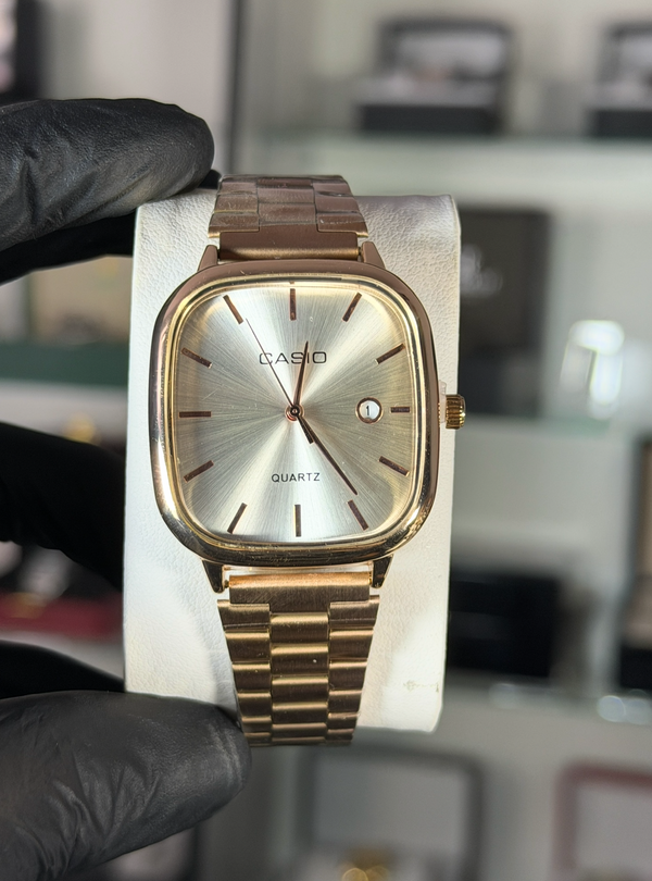 CASIO DORADO