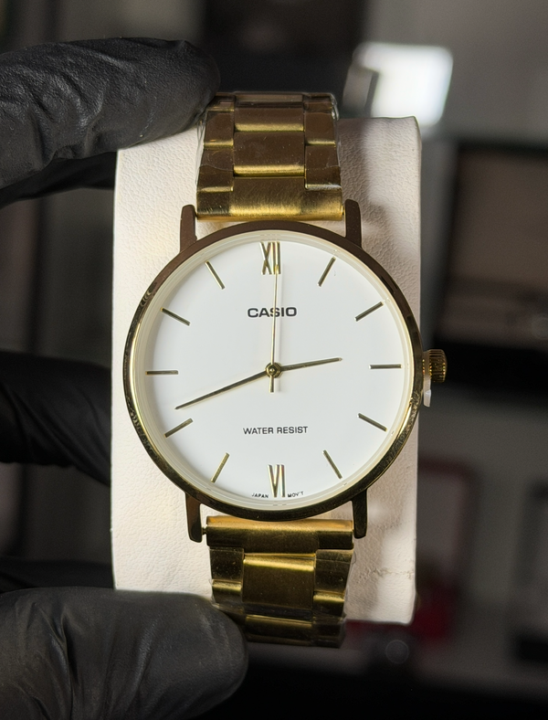 CASIO DORADO